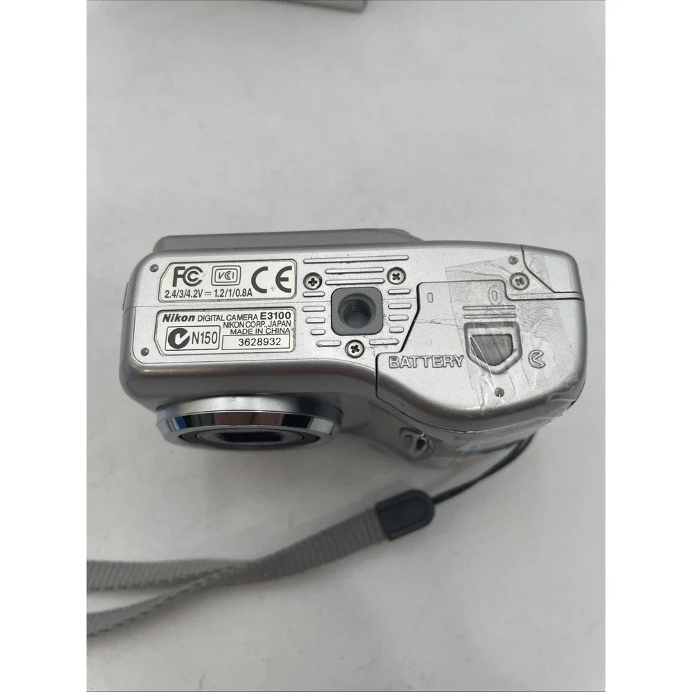 Nikon COOLPIX 3100 3.2MP Digital Camera 3X Zoom+Battery+Memory Card+Manuals-READ